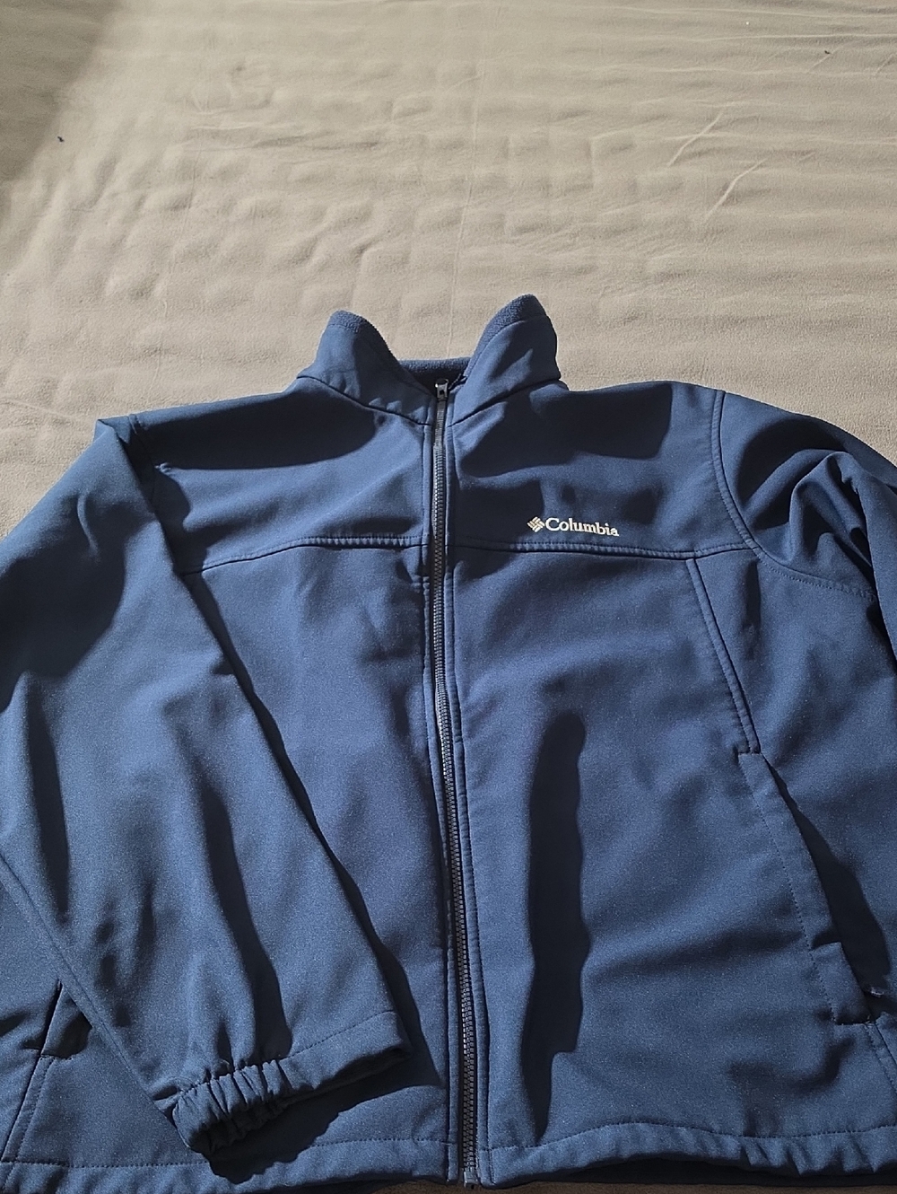 Columbia Men's Navy Zip-Up Softshell Jacket